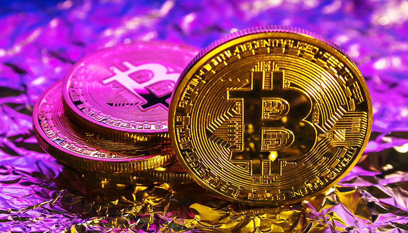 万斯在比特币大会定调：比特币是美国经济一部分稳定币不会威胁美元