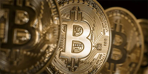 比特币btc 创下112万美元新高